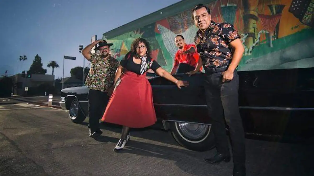 La Santa Cecilia presenta sencillo